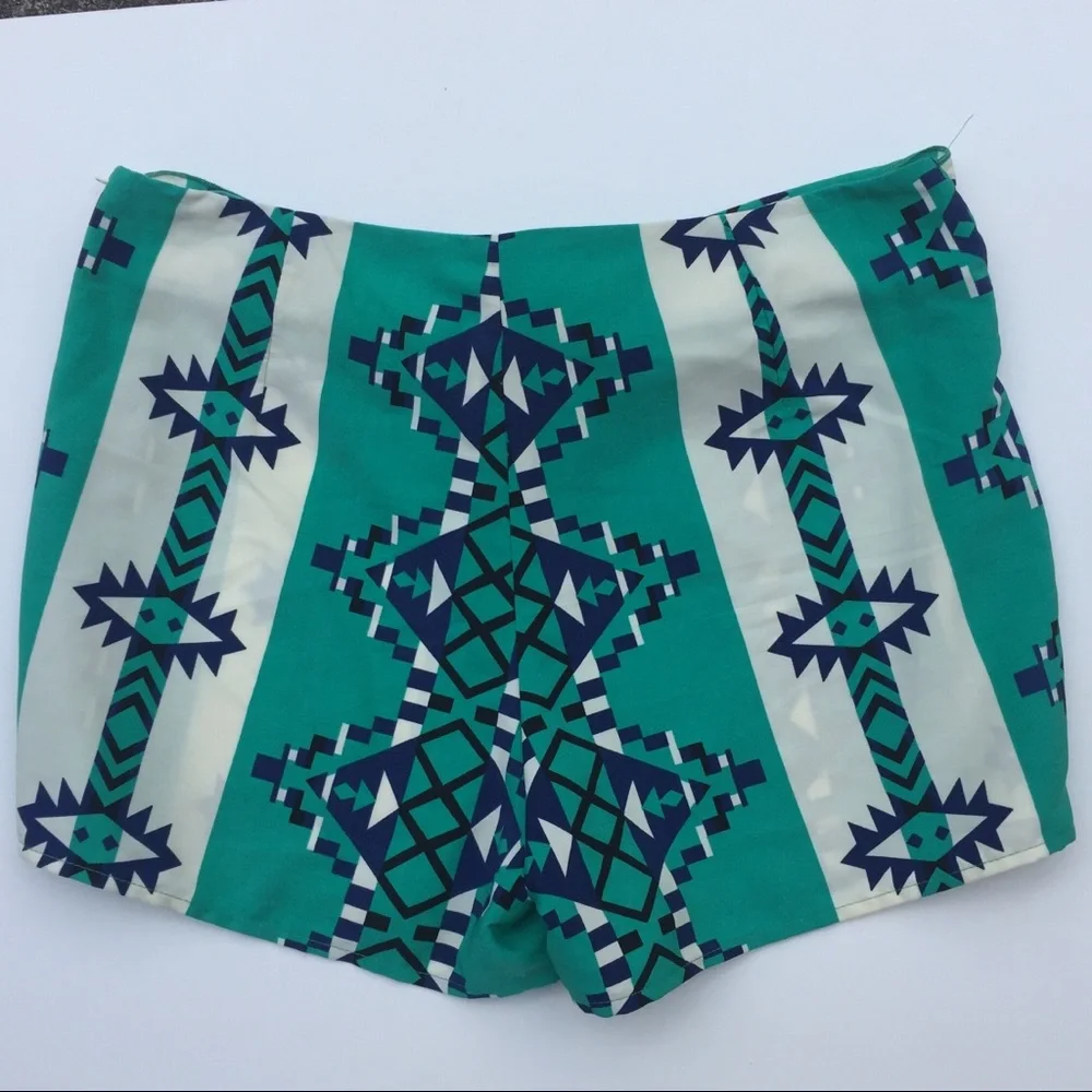 Tie Waist Southwest Print Silky Feel Dressy Flowy Shorts Green Blue Sz L